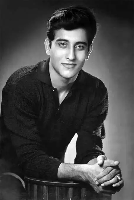  Vinod Khanna: Veer Sehgal: CID Sentinel