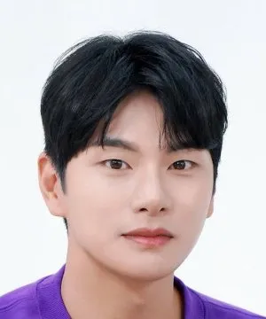 Lee Yi Kyung