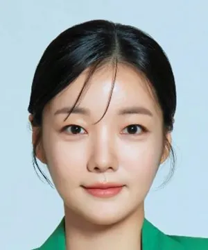 Moon Ji In