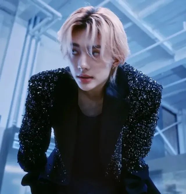 Hwang Hyunjin | bodyguard