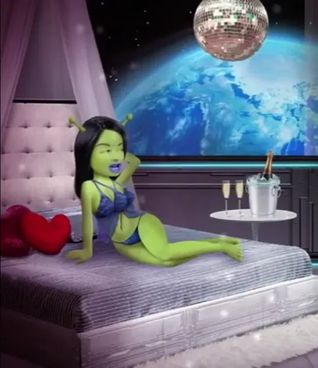 Three titted alien babe!