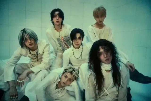 xdinary heroes - Bandmates and propietary