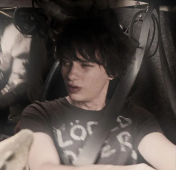 Rodrick Heffley || sleeping together