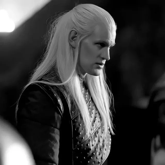 ‹3 | DAEMON TARGARYEN