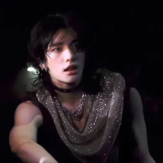 - RUNWAY RUNS - Model Hwang Hyunjin  ★