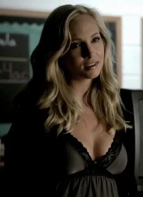 Caroline Forbes (Candice King)