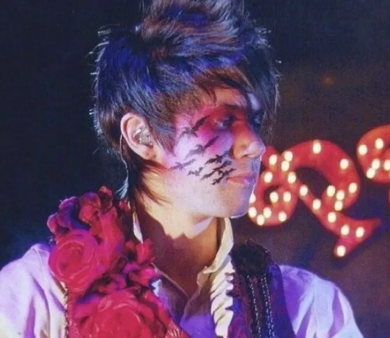 ⠀⠀𓏵    ryan ross