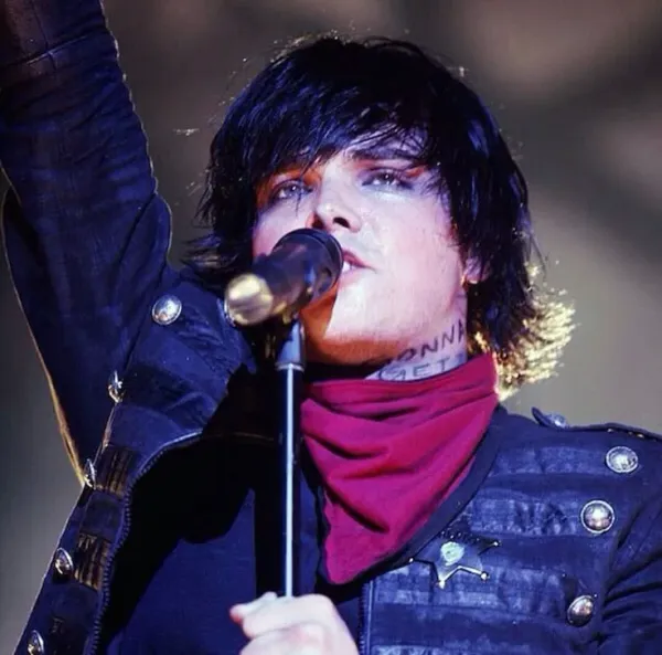 ))  cowboy gerard way