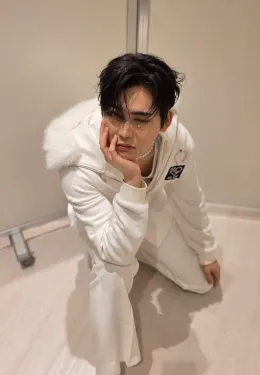 Hyun   ノ    xlov    .   z z 𐰁