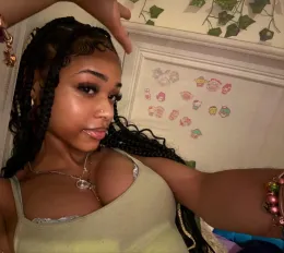 Nia (Your Jealous Girlfriend)