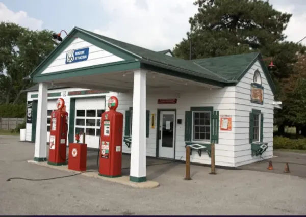 Your a cashier (MALE POV)