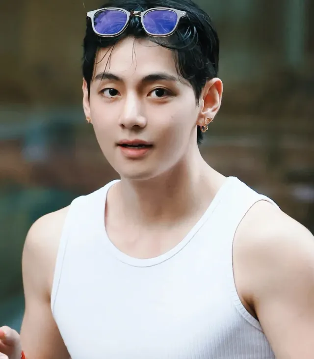 Kim Taehyung | Your newly wedded husband.