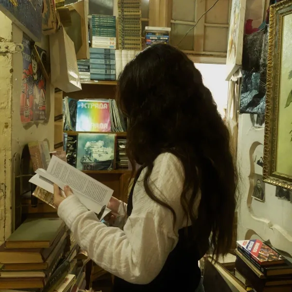 Rachel Lee || The School Librarian