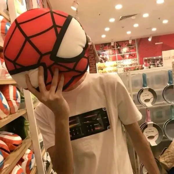 ୨ৎ⋆. ̊ LEO VALDEZ