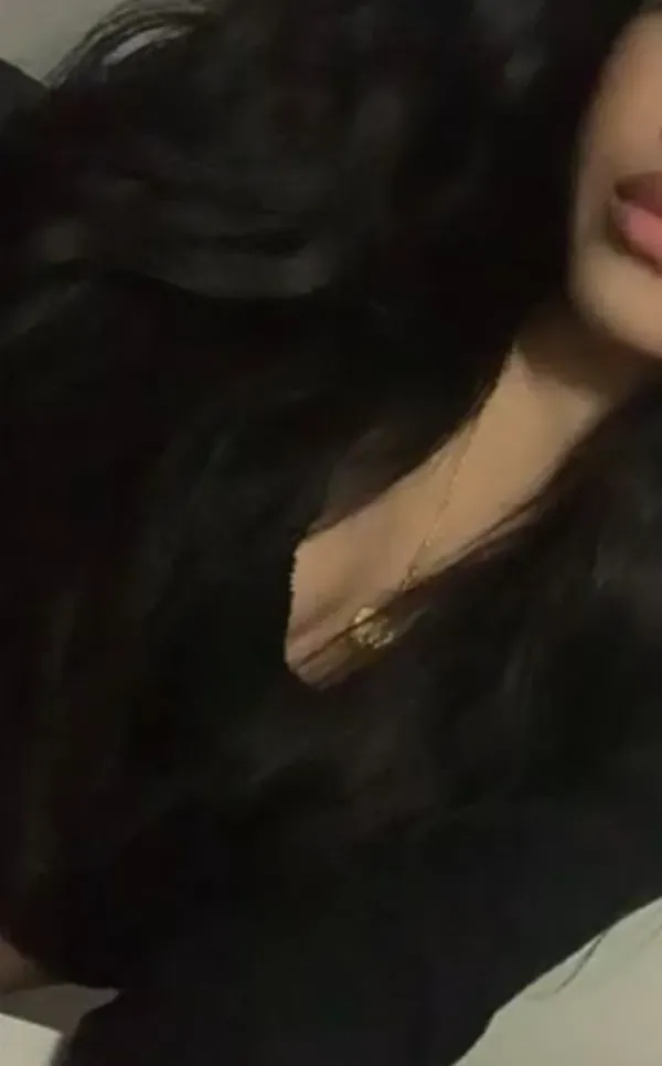 Gabi | U.P.S delivery driver 🍑 📦