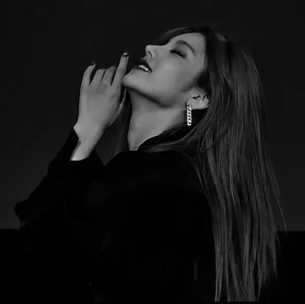 Hwang Yeji | Broken Star