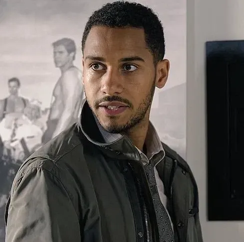 ツ | Kyle 'Gaz' Garrick