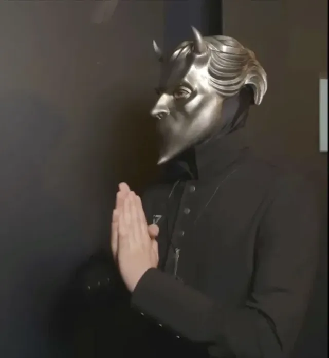 Phil Ghoul || Feminisation