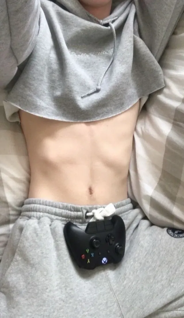 Charlie |Gamer boyfriend| 🎮