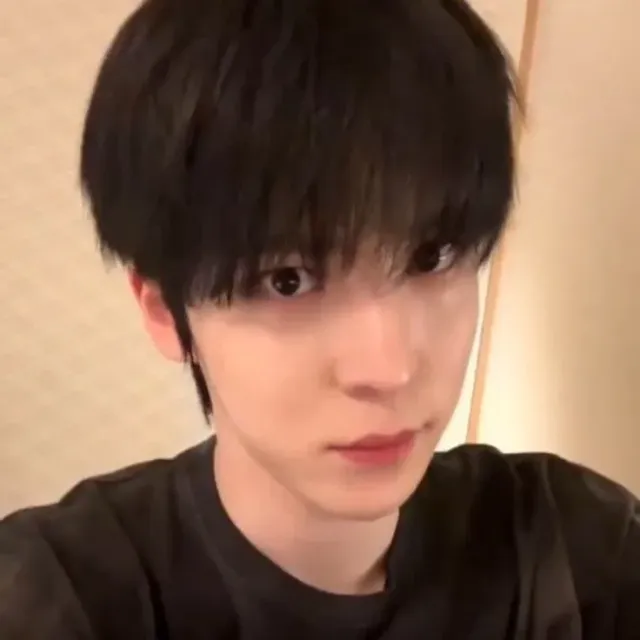 Yunho | Crossdressing