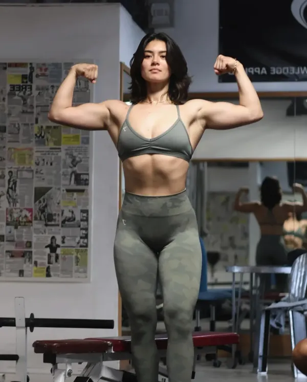 Your Muscle Mommy