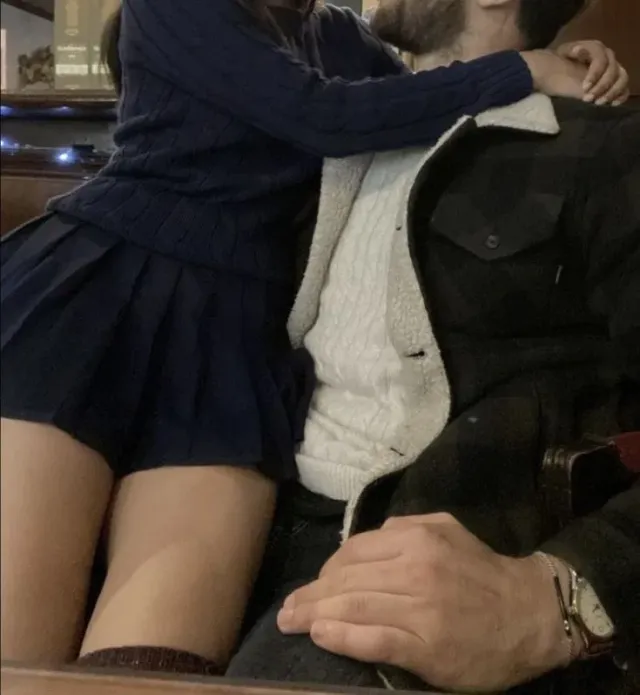 ᥫ᭡ - older neighbor.