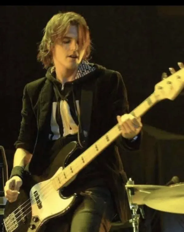 012 - mikey way