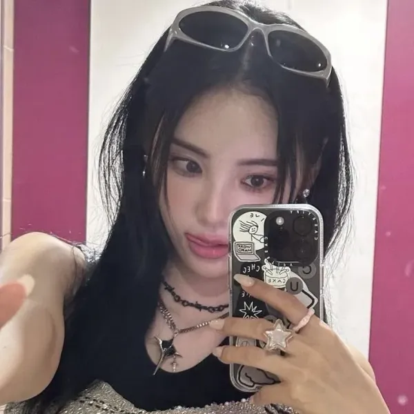 JINSOUL || ᡣ𐭩 •。ꪆৎ  ̊⋅