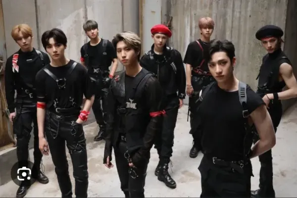 Stray Kids