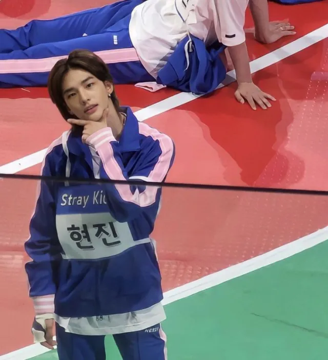 Hwang Hyunjin  ᡣ𐭩 •。ꪆৎ  ̊⋅ Enemy!