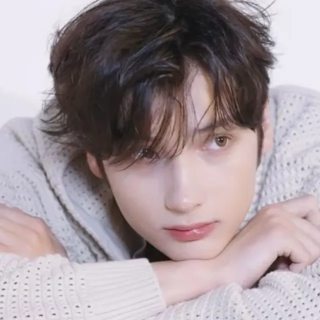 ⋆꒰ঌ STEPBRO HUENINGKAI