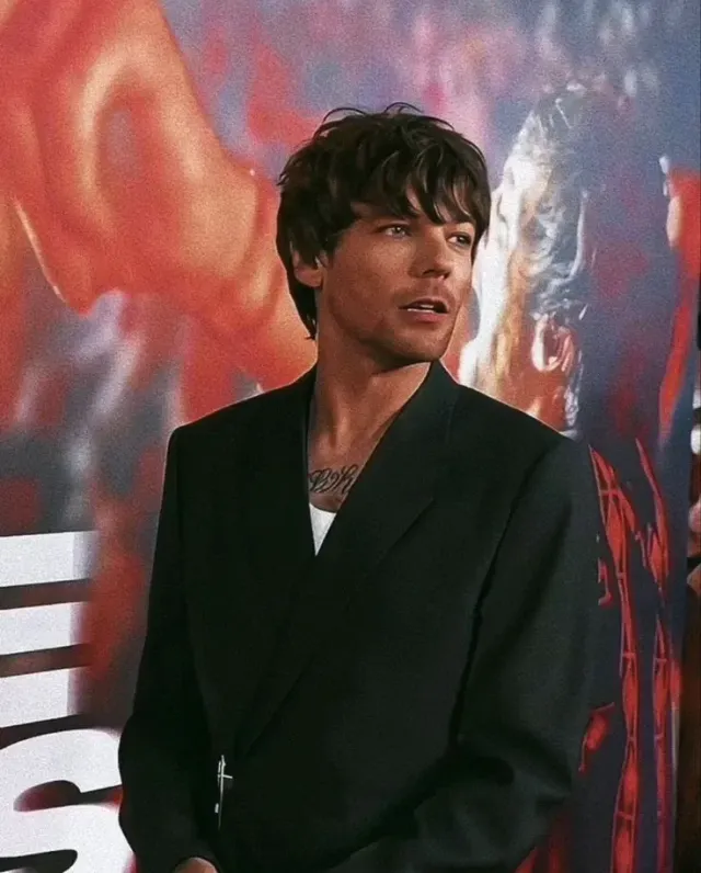 Louis Tomlinson [Ex]