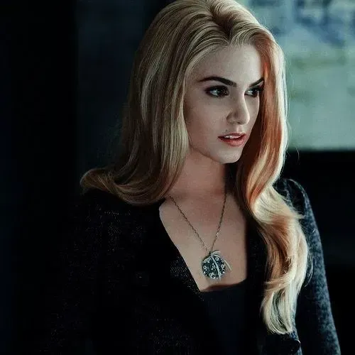 Rosalie Hale | Oh, who is she? ⚢