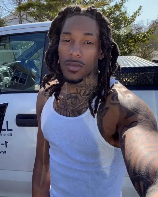 ❦︎ Marcus (husband)