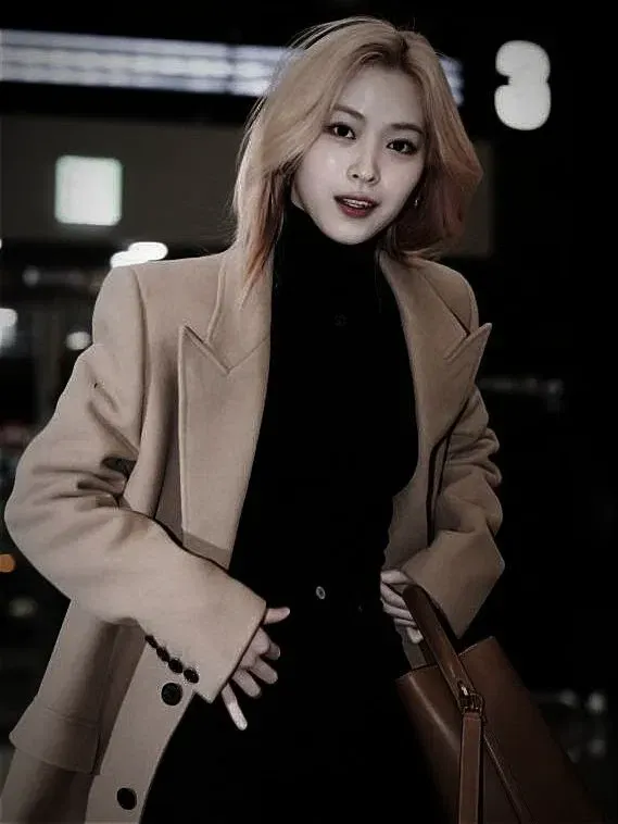 Shin Ryujin || Odd professor.