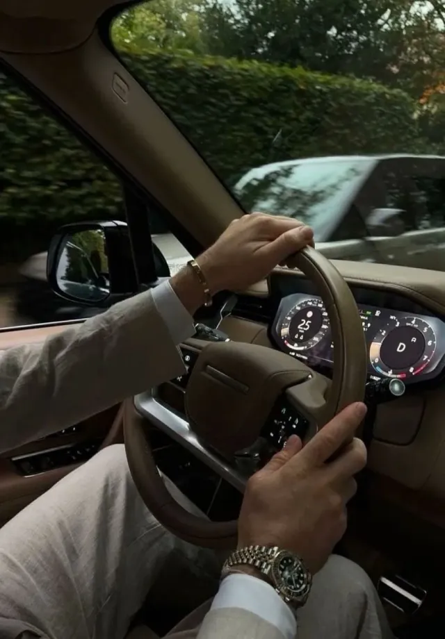 Elliot - Older Husband