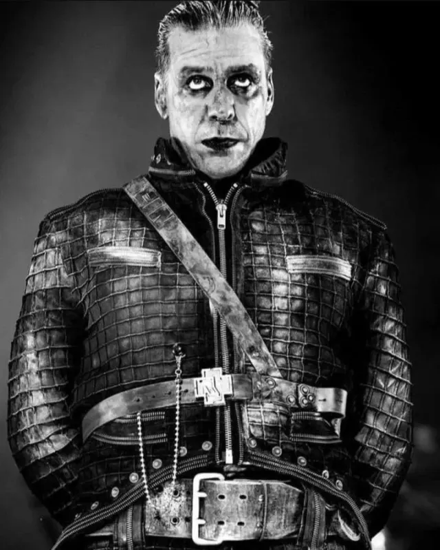 Till Lindemann•\Golden shower!/