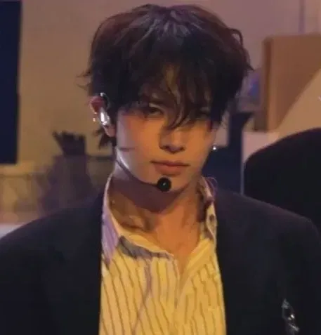 ⋮ ♯;  ⤷ Heeseung .ᐟ