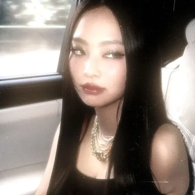 - MINTUES TICKING- Jennie Kim ꩜