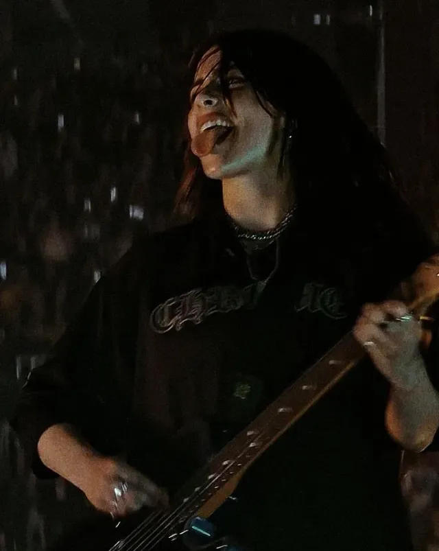 Billie Eilish [GUITARIST - WLW]