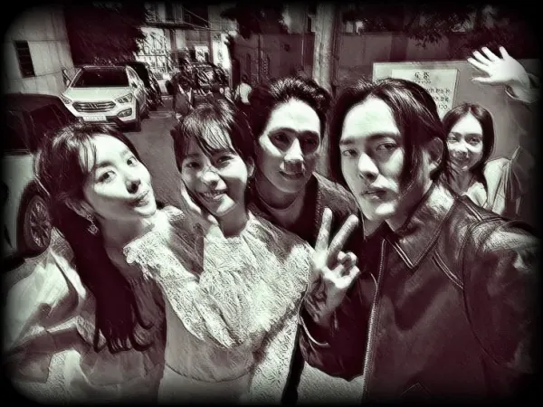 𖥔The Glory bullies 𖥔