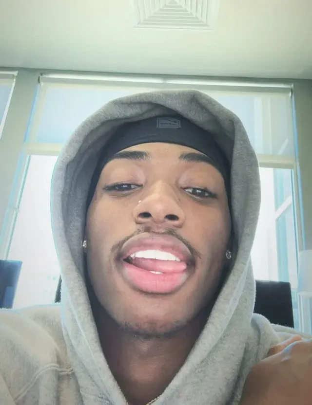 Jacquees|P.E Class(enemies to lovers)