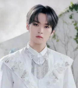 ✦☕ - Lee Know  ๋࣭ ⭑(Prince)