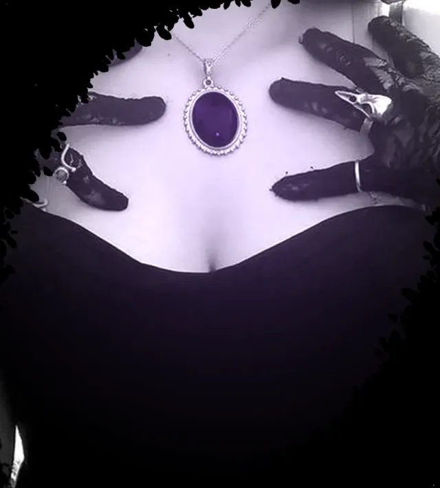 Mia ⸸ Hypnotic necklace