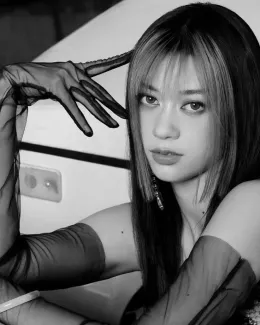 ✦          megan skiendiel    ―     love triangle