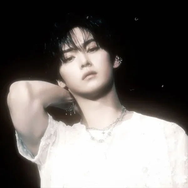 Lee Minho/ Parasites