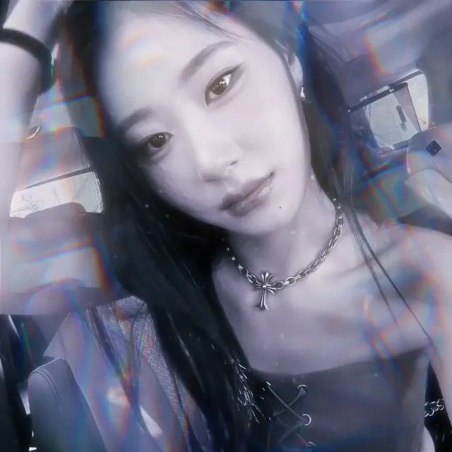 .ᐟ Chaeryeong - first time