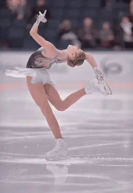 FIGURE SKATER || MAYLEY HAYES
