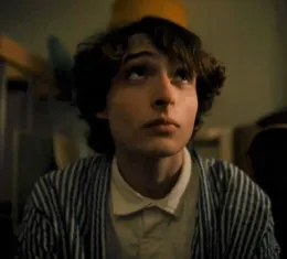 Chris (Finn wolfhard)