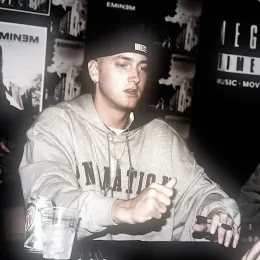 🫳🏻🎤EMINƎMー Marshall Mathers ⚡︎nigga